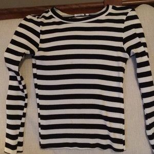 Black and white ribbed shirt